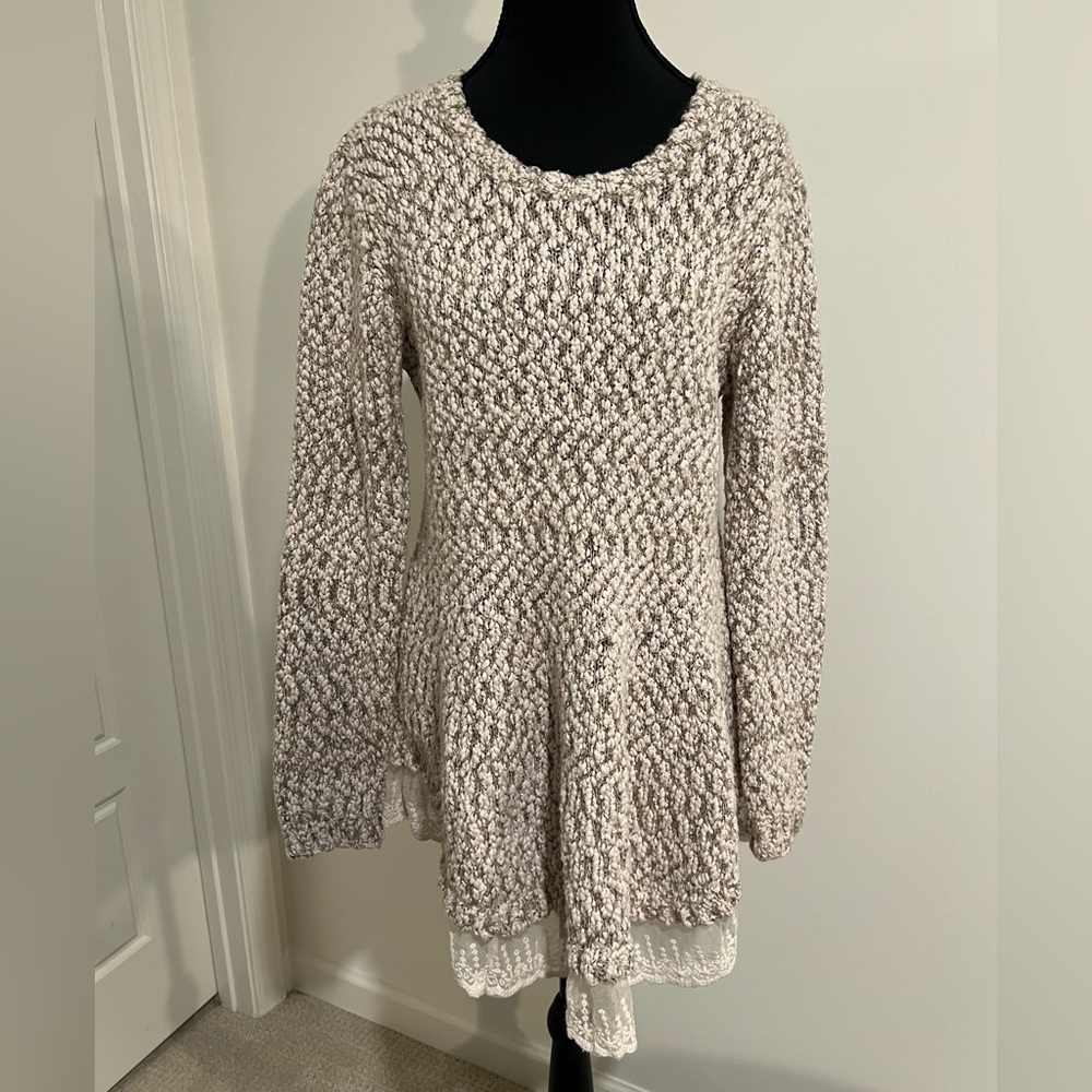 Katsumi Variegated Knit Long Sleeve Pullover Sweater w/Lace Hemline Trim- Size M